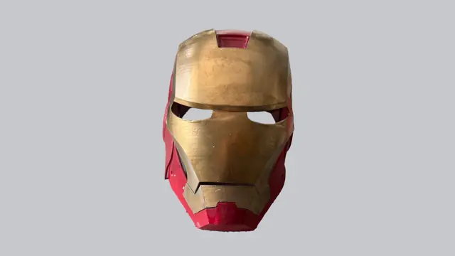 Prilba Iron Man Mark III – pohľad spredu