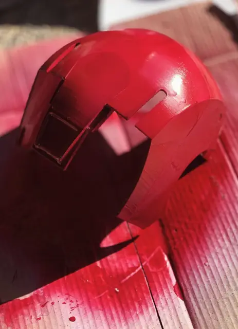 Prilba Iron Man Mark III – horná časť v červenej