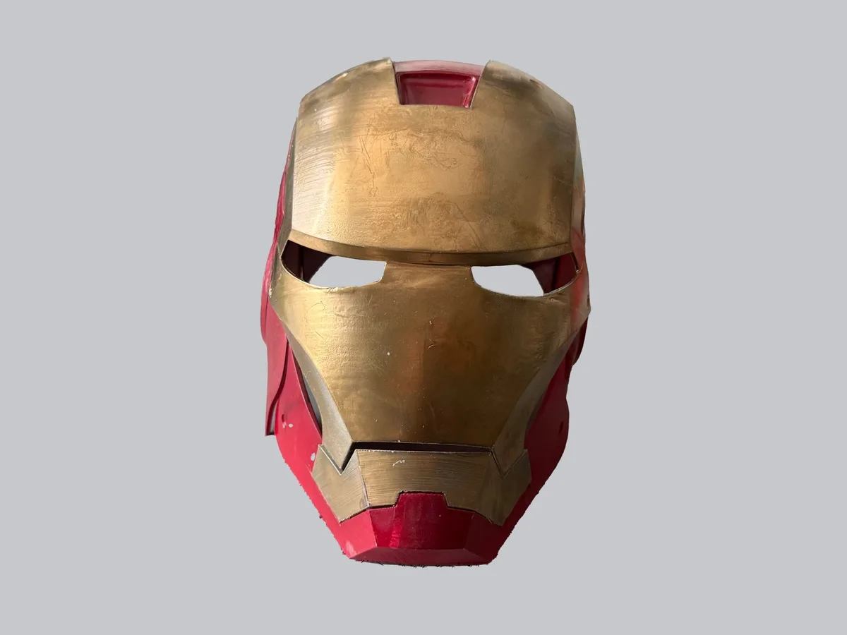 Skutočná vytlačená a nafarbená prilba Iron Man Mark III